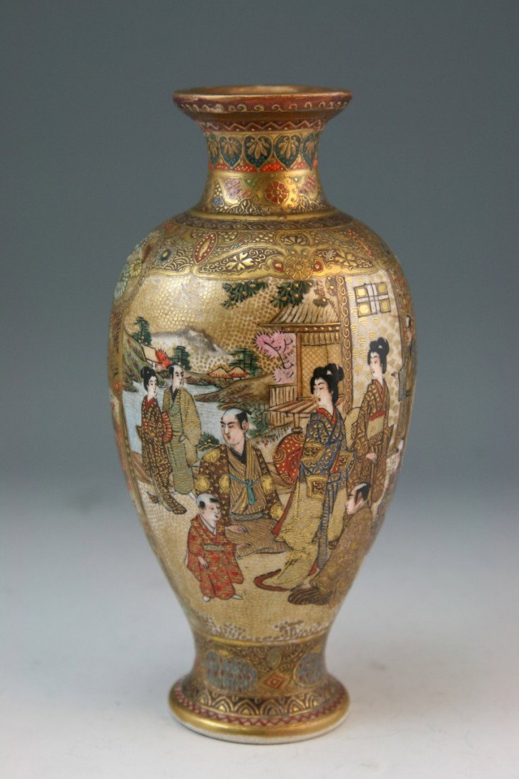Japanese Meiji Satsuma Moriage Porcelain Vase: Very beautifully and detailed painted Japanese Satsuma gilt moriage porcelain vase: decorated with figures including warriors and ladies with expressive faces in detailed oriental landscape; of Meiji 