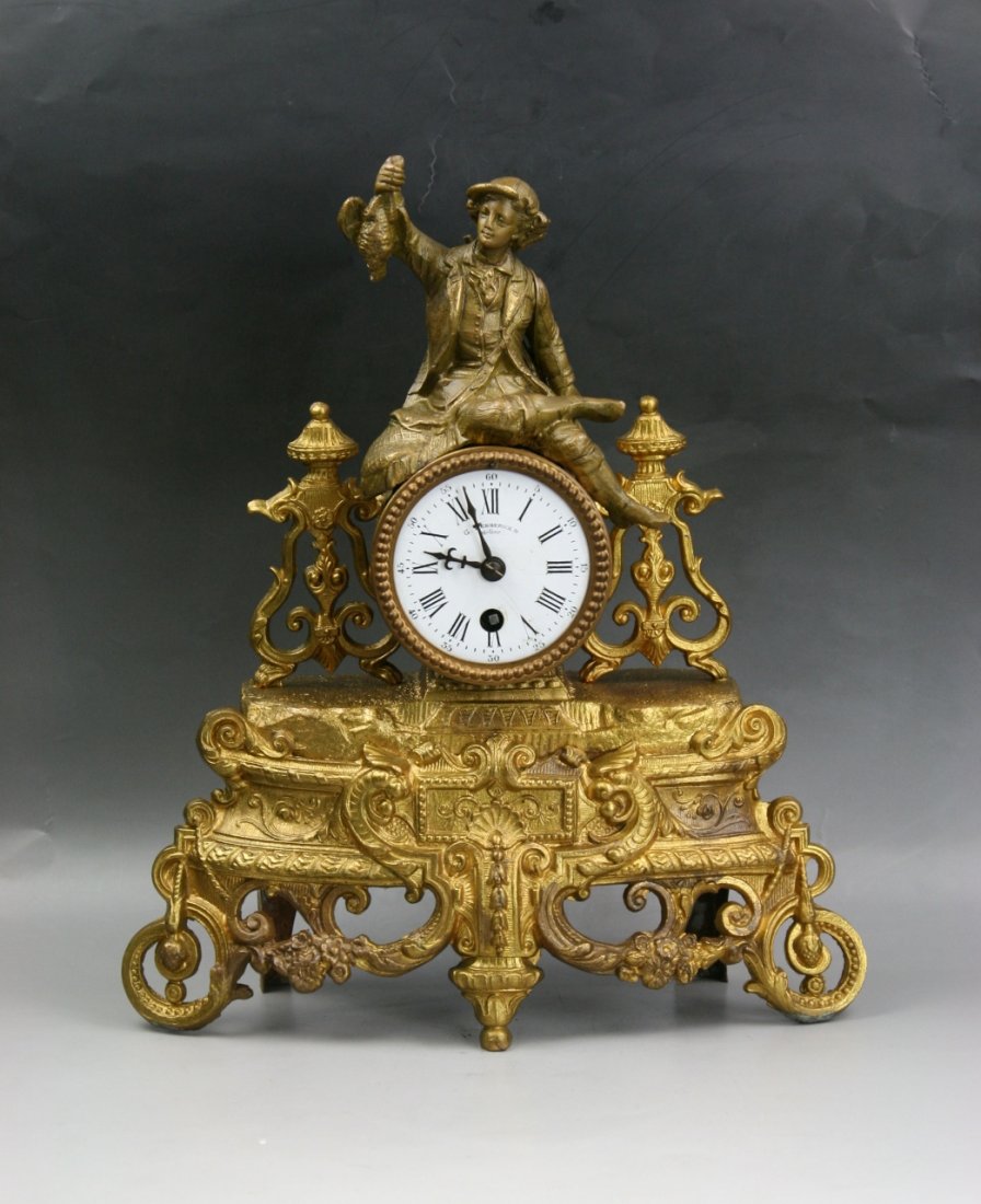 Gilt Ormolu-Style Mantle Or Mantel Clock: Gilt Ormolu-Style Mantle Or Mantel Clock: Size: H: 13-1/8"