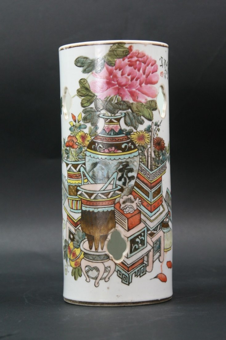 A Chinese Antique Famille Rose Porcelain HatStand: A Chinese Antique Famille Rose Porcelain Hat Stand: of cylindrical form, with 'Hong Ziqing' sign mark on body, late Qing or Minguo period; Size: H: 11-1/8"