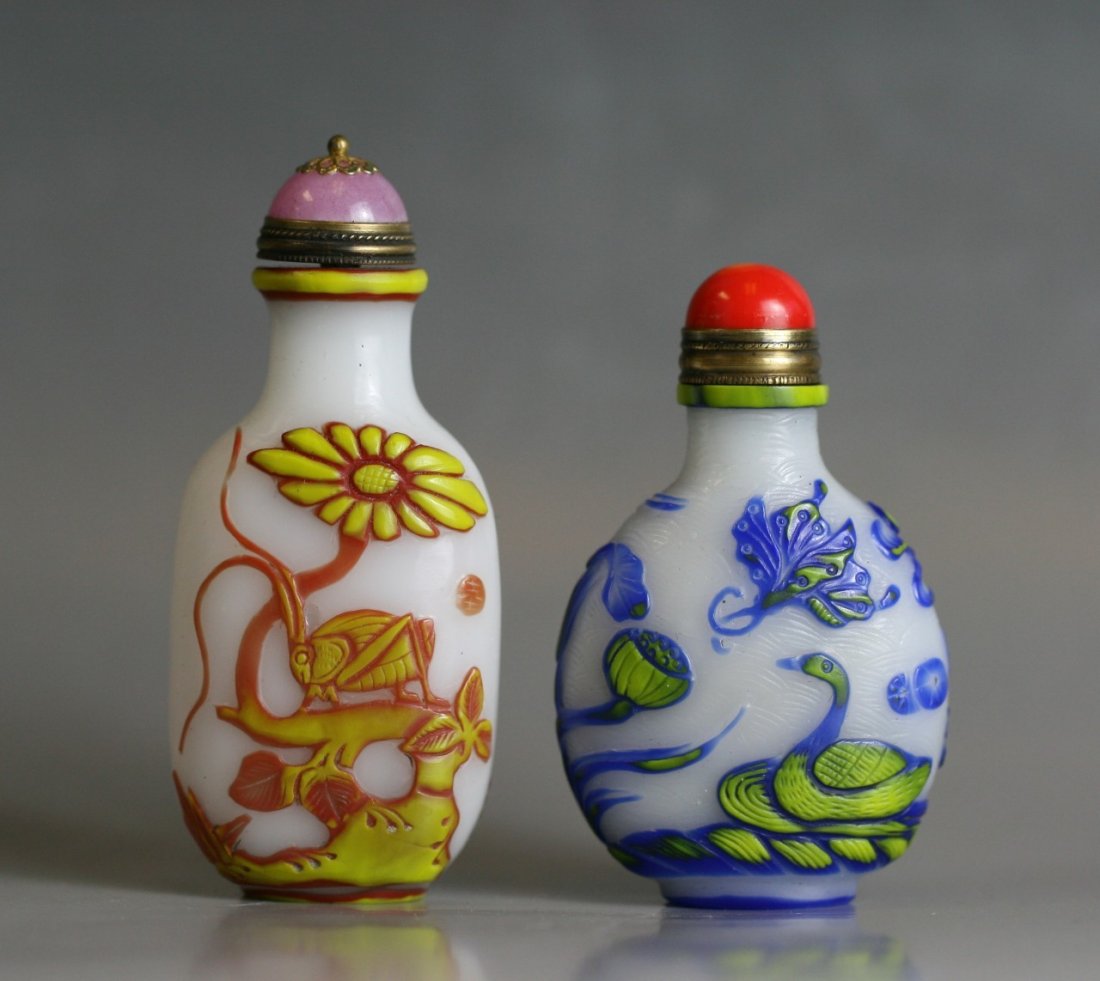 Two Chinese Overlay Peking Glass Snuff Bottles: Two Chinese Overlay Peking Glass Snuff Bottles: Minguo Period; Size: H: 3-1/8"