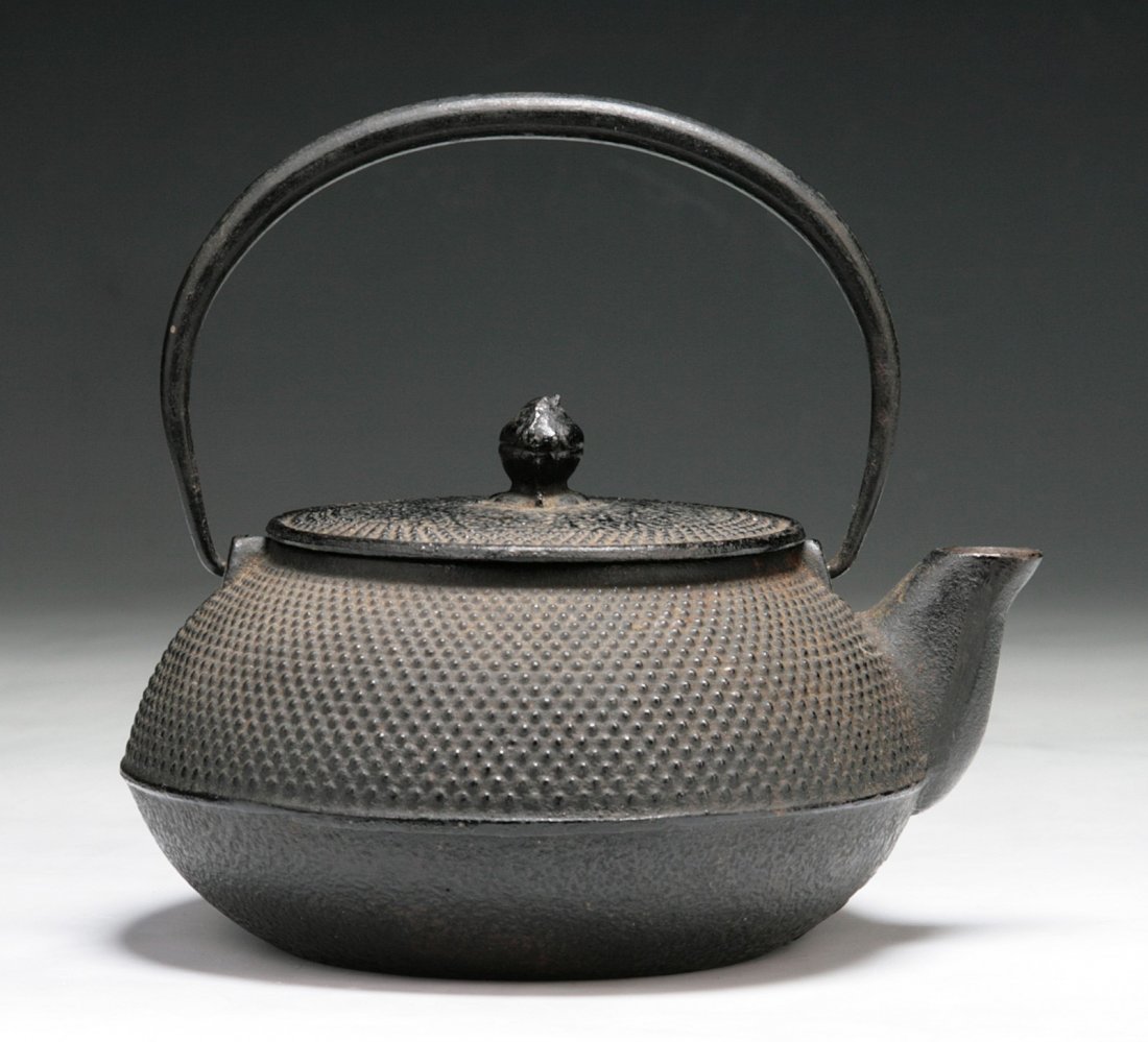 An Antique Japanese Iron Teapot: An Antique Japanese Iron Teapot: of 19th Century; Size: L: 6-1/2"