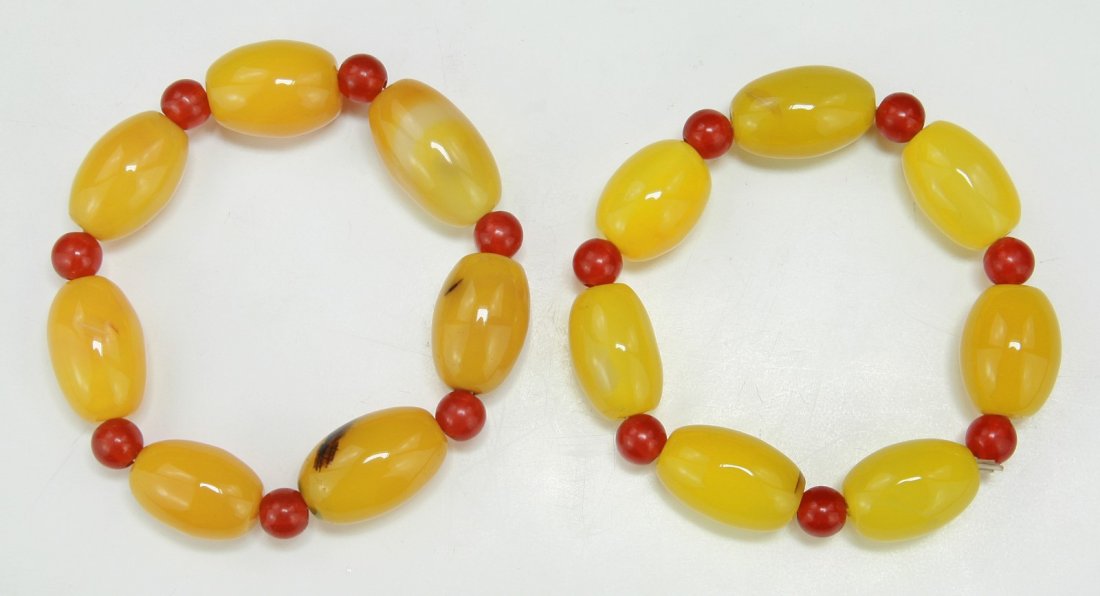 Pair Chinese Carved Agate Bead Bracelets: Pair Chinese Carved Agate Bead Bracelets; Size: D: 77"; (bead) L: 24mm