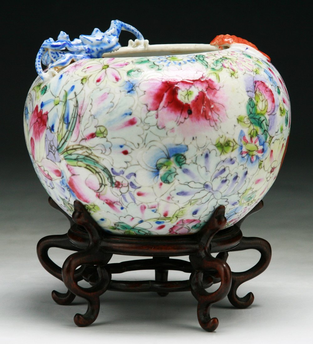 A Chinese Antique Famille Rose Porcelain Brush Washer: 清光緒 粉彩螭龍筆洗 A Chinese Antique Famille Rose Porcelain Brush Washer: of rounded form, finely painted around the body with blooming blossoms,