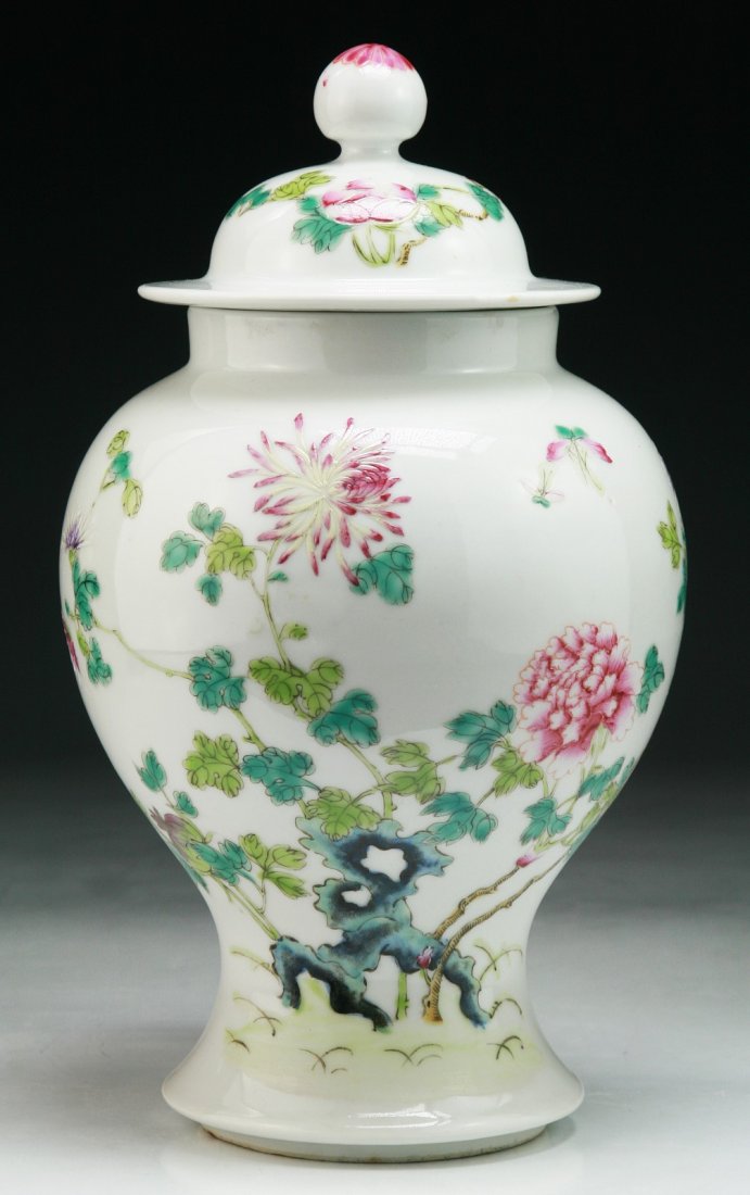 A Chinese Antique Famille Rose Porcelain Lidded Vase May 10, 2014 Elegance Gallery