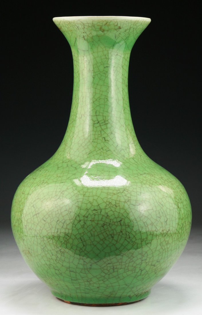A Chinese Antique Green Glazed Porcelain Vase - Jul 12, 2014 | Elegance