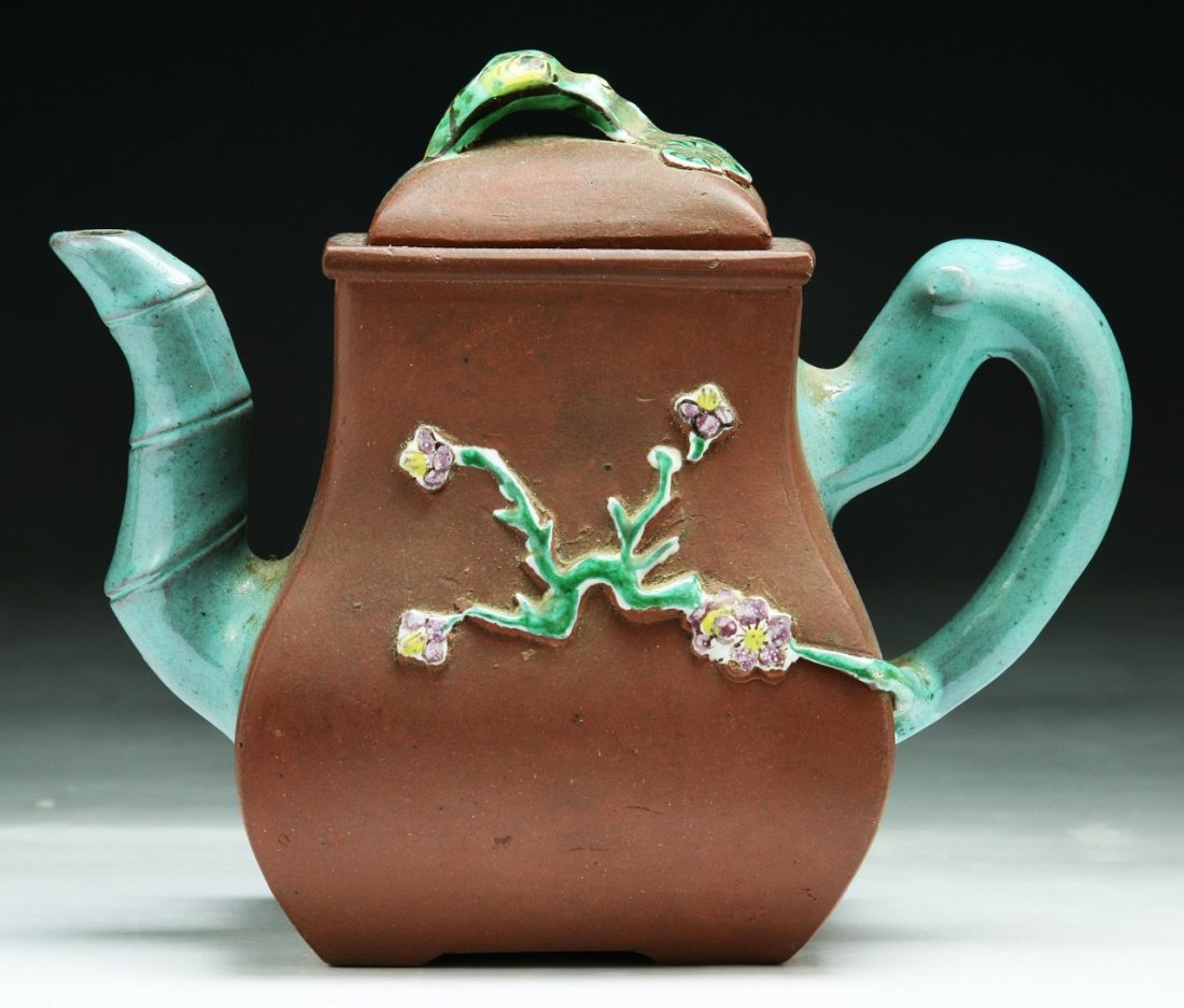 A Chinese Yixing Zisha Teapot: A Chinese Yixing Zisha Teapot; Size: L: 6-1/2"