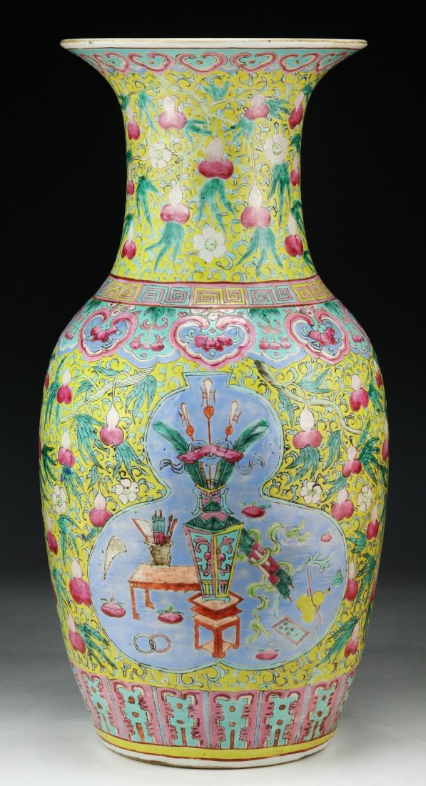A Massive Chinese Antique Famille Rose Porcelain Vase Aug 09, 2014