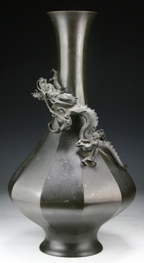 A Big Japanese Antique Bronze Vase: A Big Japanese Antique Bronze Vase: middle to late of 19th Century; Size: H: 19-1/4"