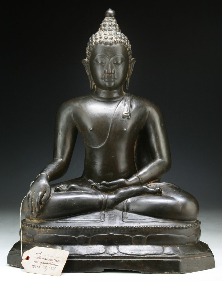 A Thai Antique Bronze Buddha: A Thai Antique Bronze Buddha: in seated position, of QING Dynasty; Size: H: 18"; W: 14-1/2"