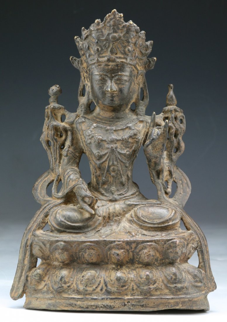A Chinese Antique Bronze Avalokiteshvara Guanyin: A Chinese Antique Bronze Avalokiteshvara Guanyin: Late Ming Dynasty; Size: H: 9-1/2"
