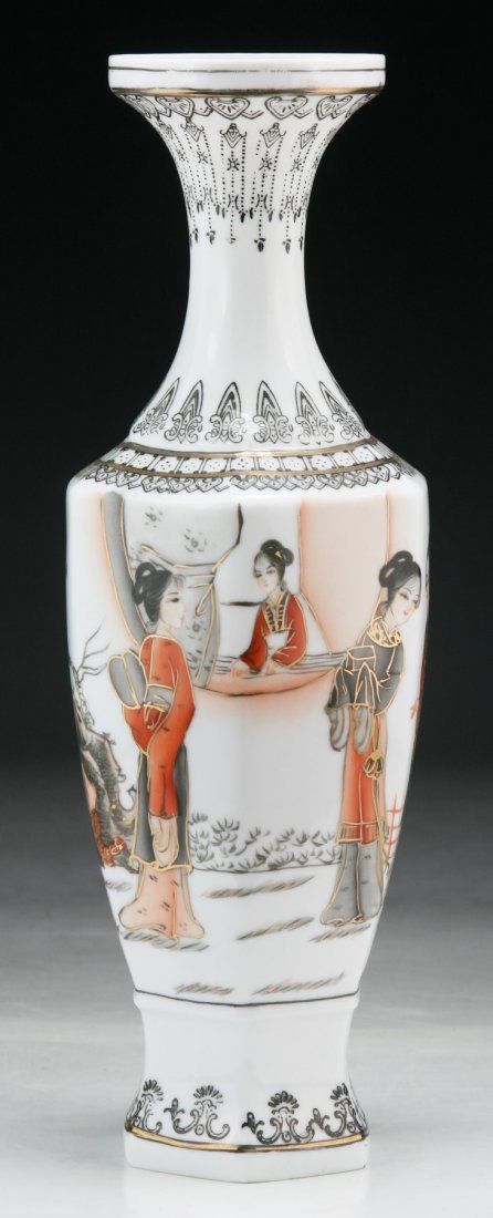 A Chinese Antique Egg Shell Porcelain Vase: A Chinese Antique Egg Shell Porcelain Vase: signed on the base and of Minguo Period; Size: H: 10-1/2"