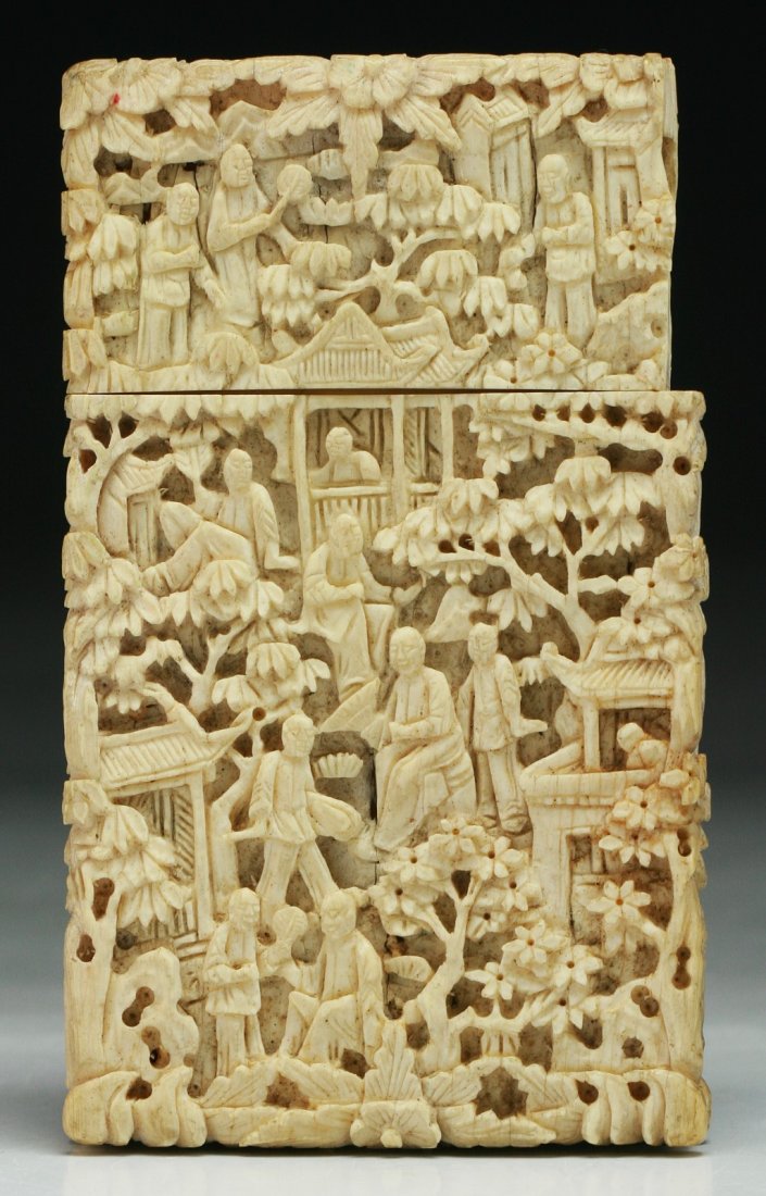 A Chinese Antique Export Carved Ivory Card Case: A Chinese Antique Export Carved Ivory Card Case: of Qing Dynasty; Size: H: 4"