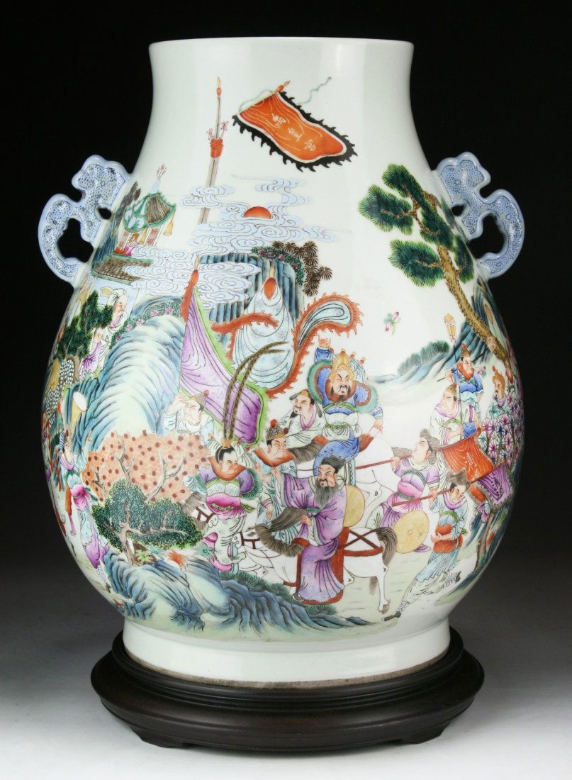 A Big Chinese Antique Famille Rose Porcelain Vase (1 of 4)
