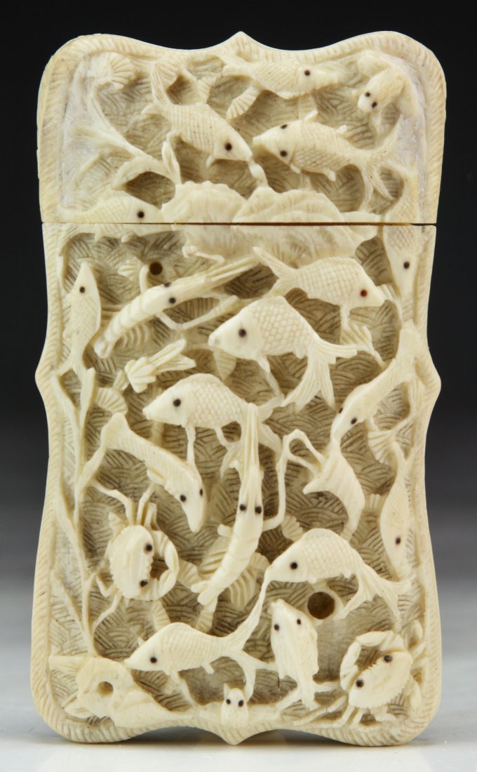 A Chinese Antique Carved Ivory Card Case (1 of 5)