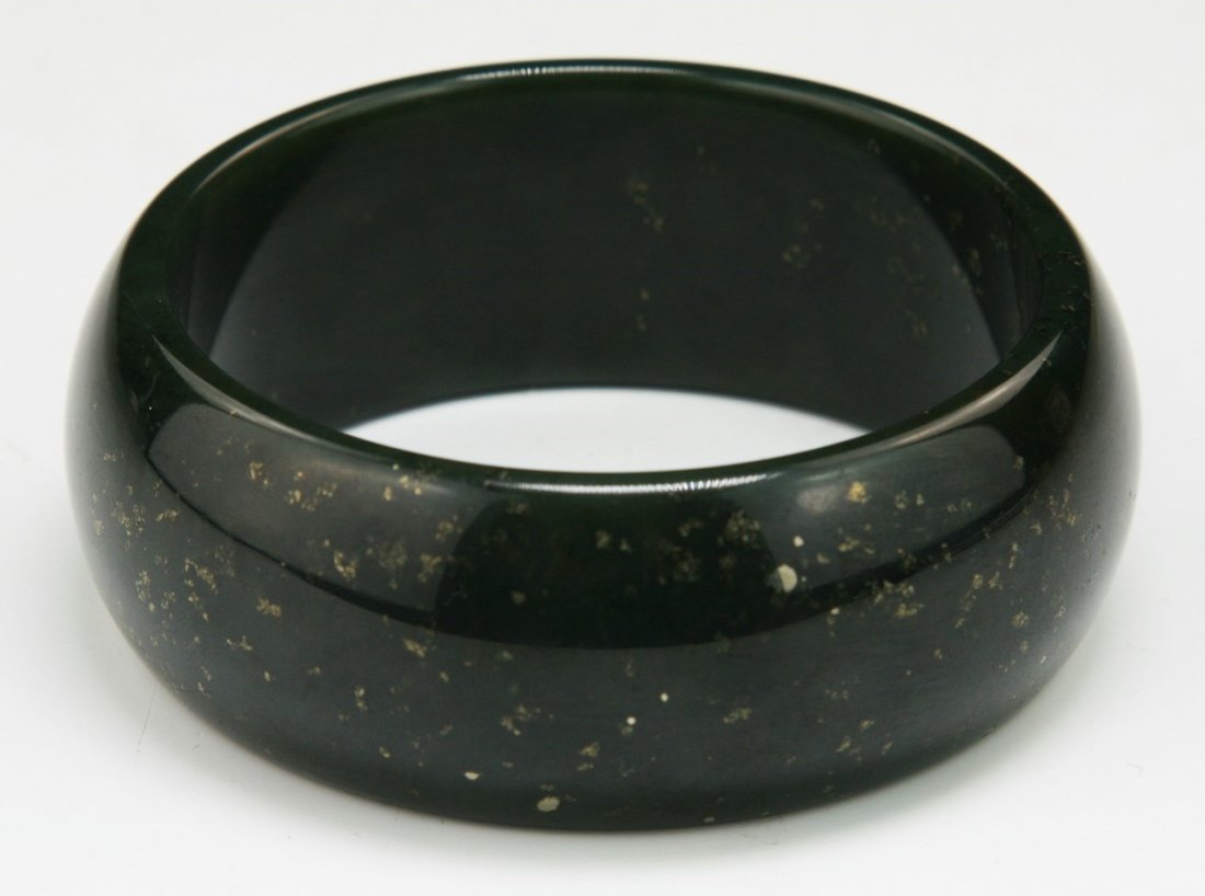 A Spinach Jade Bangle (1 of 3)