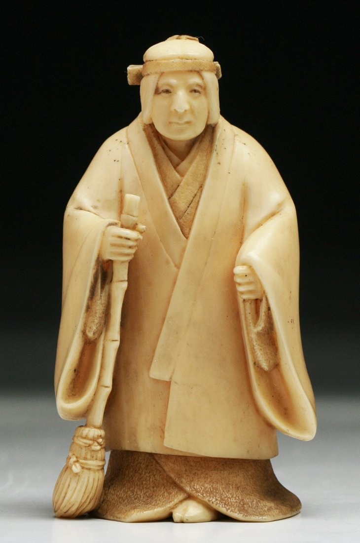 A Japanese Antique Carved Ivory Netsuke (1 of 4)