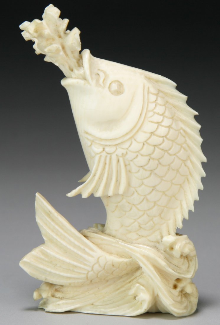 A Chinese Antique Ivory Carved Fish Snuff Bottle: A Chinese Antique Ivory Carved Fish Snuff Bottle, African ivory, of early 20th Century, NO INTERNATIONAL SHIPPING OF IVORY ITEMS; Size: H: 3"