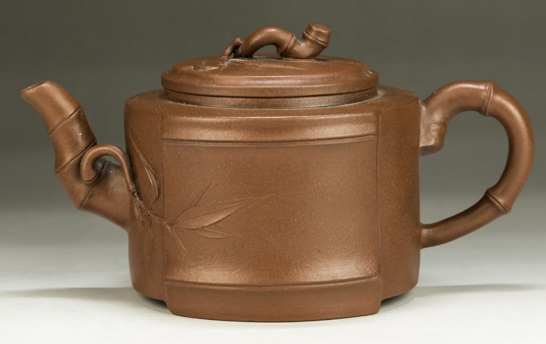 A Chinese Yixing Zisha Teapot (1 of 3)