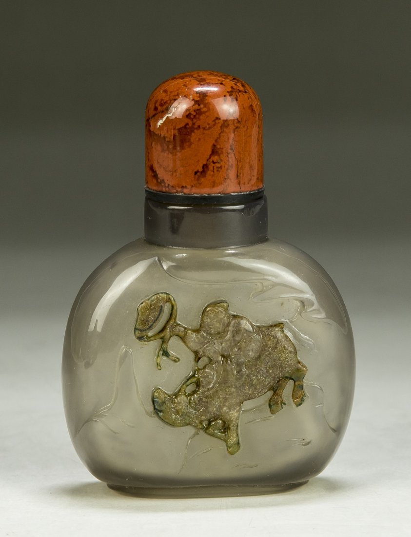 A Chinese Antique Agate Snuff Bottle (1 of 4)
