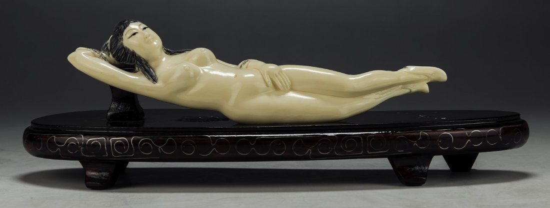 A Chinese Antique Carved Ivory Doctor's Lady (1 of 5)
