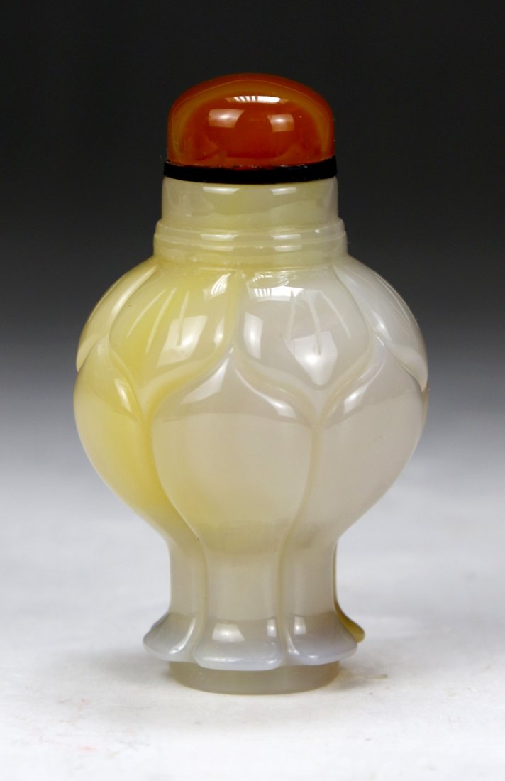 A Chinese Cameo Carved Agate Lotus Snuff Bottle (1 of 2)