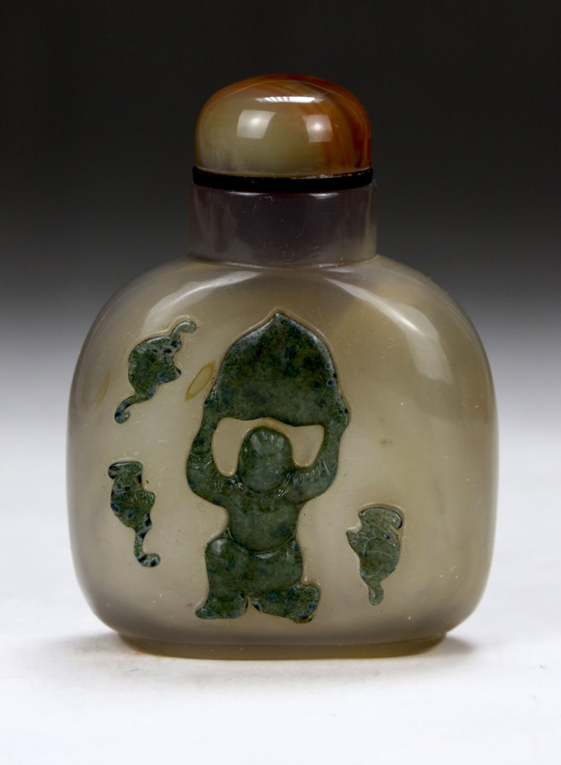 A Chinese Cameo Carved Agate Snuff Bottle (1 of 3)