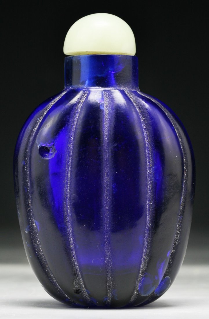 A Chinese Peking Glass Snuff Bottle (1 of 4)