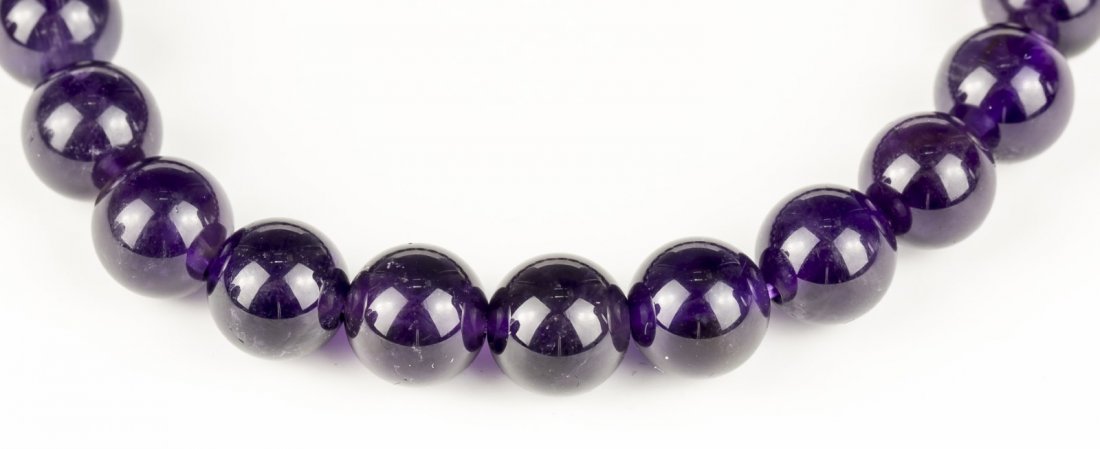 An Amethyst Beaded Bracelet (1 of 3)