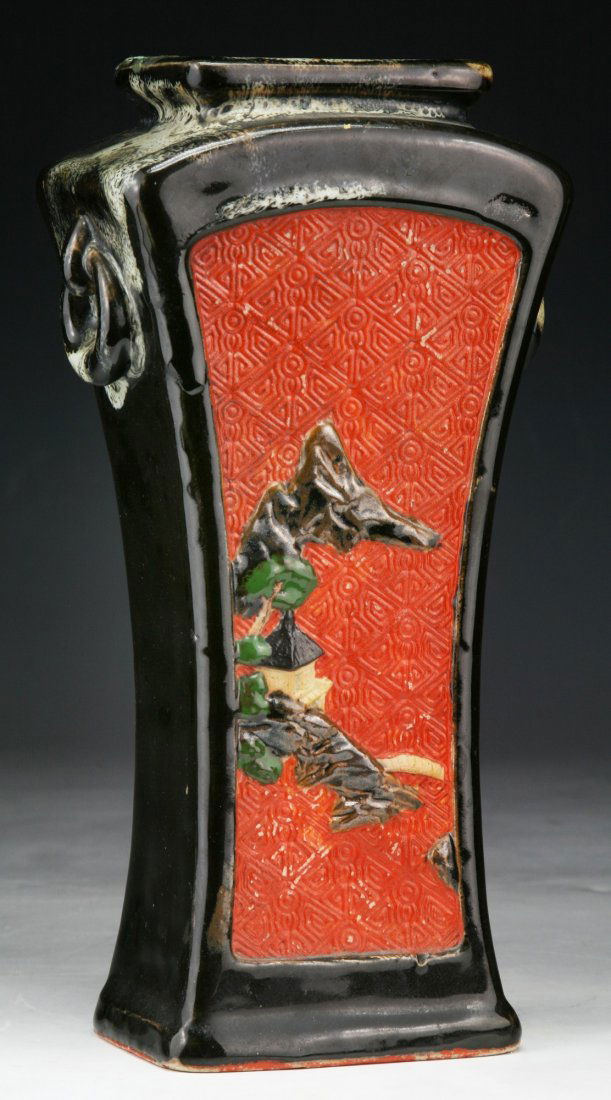 A Japanese Antique Sumida Gawa Porcelain Vase: A Japanese Antique Sumida Gawa Porcelain Vase: Of 19th Century; Size: H: 10"