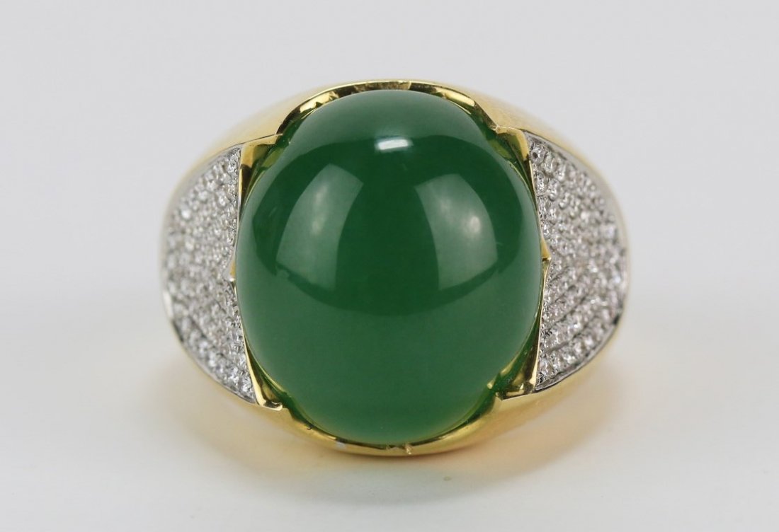 A Fine Apple Green Jadeite Ring With GIA Certificate (1 of 7)