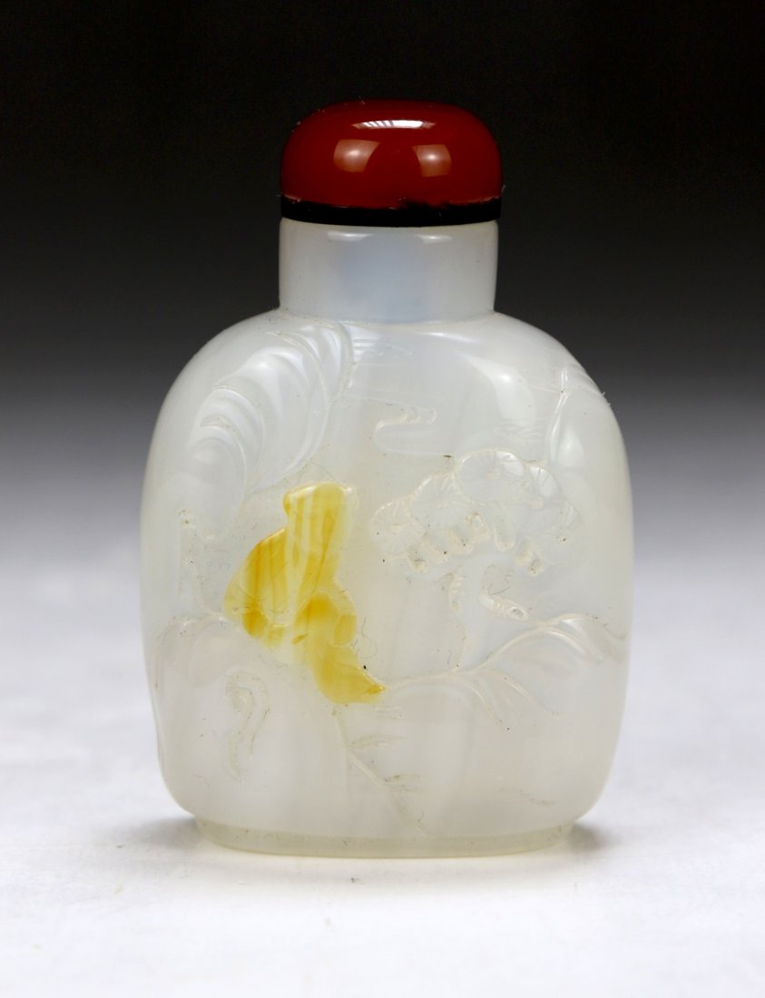 A Chinese Cameo Carved Agate Snuff Bottle (1 of 3)