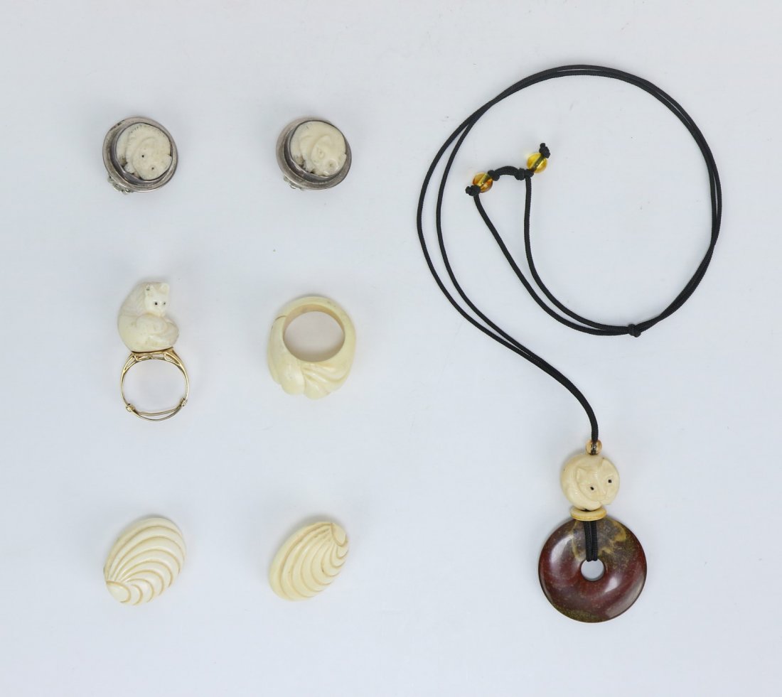 Seven (7) Antique Ivory Pendant, Rings And Earrings (1 of 3)