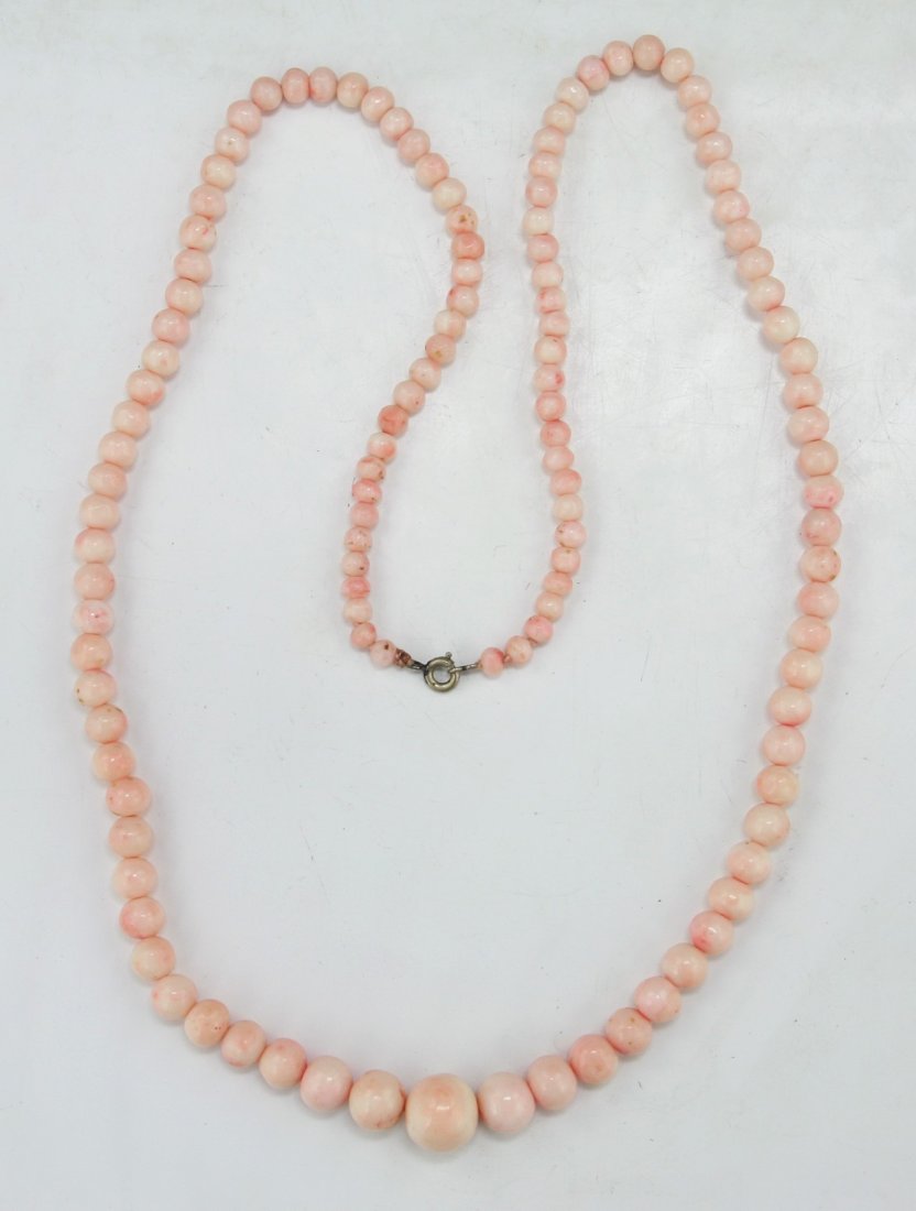 A Pink Coral Beaded Necklace (1 of 2)