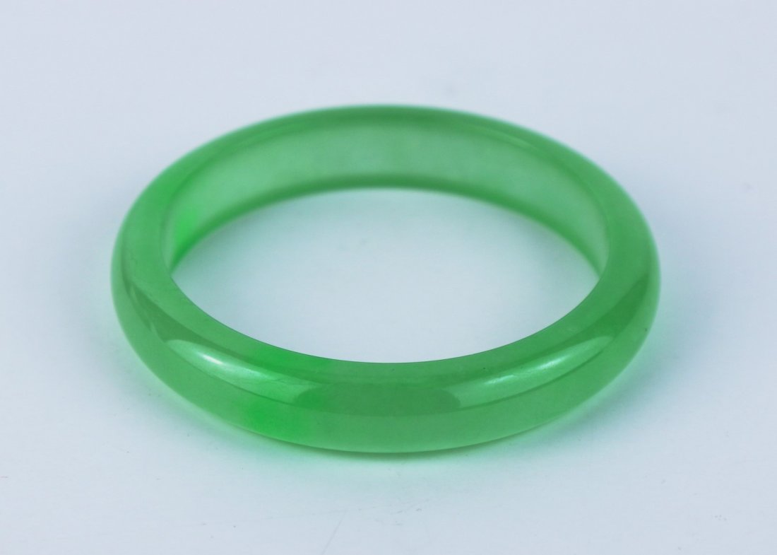 A Green Jadeite Bangle With AIGL Certificate (1 of 3)