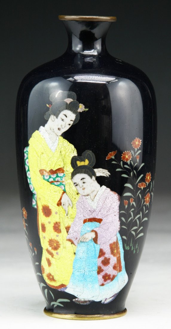 A Fine Japanese Antique Cloisonne Vase: A Fine Japanese Antique Cloisonne Vase: of 19th Century; Size: H: 6"