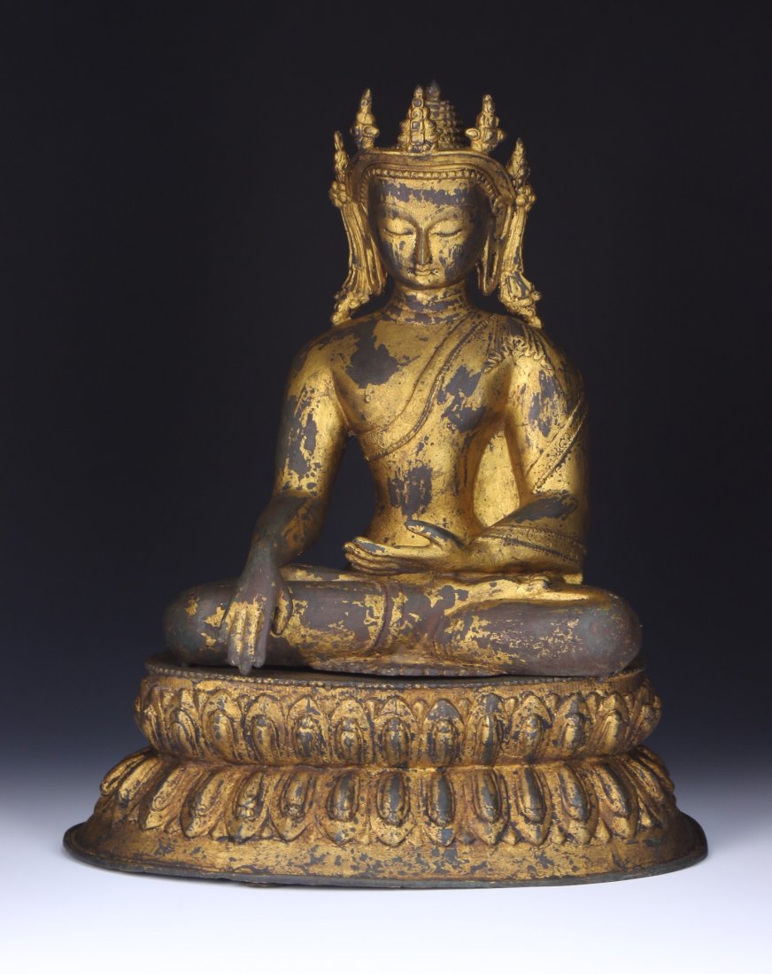 A Chinese Antique Bronze Buddha (1 of 5)
