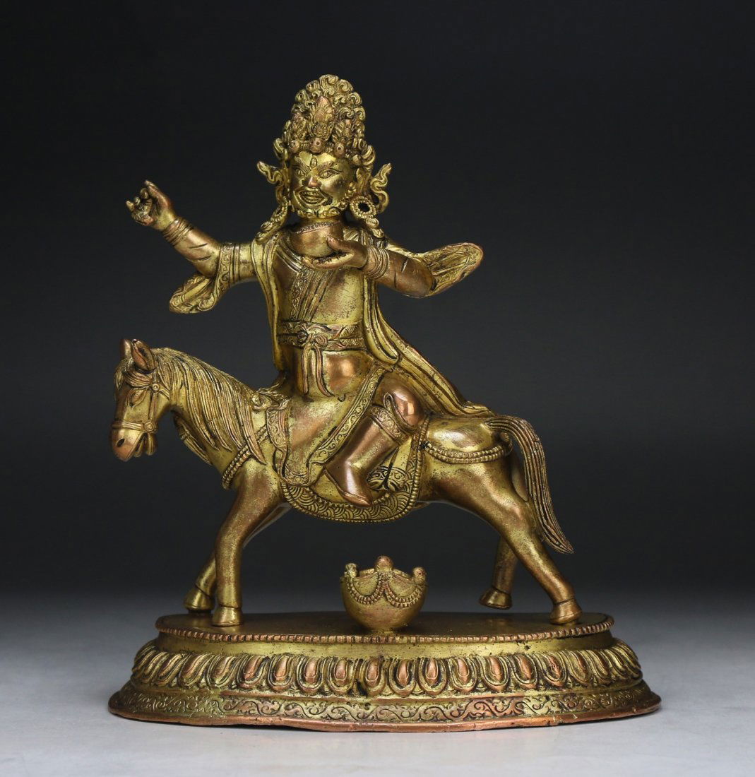 A Tibetan Antique Gilt Bronze Buddha (1 of 6)