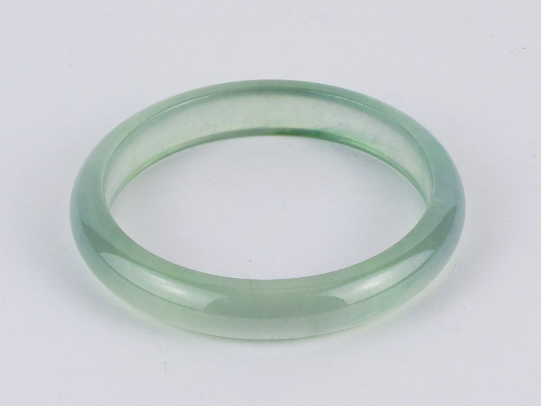 A Jadeite Bangle With AIGL Certificate (1 of 3)