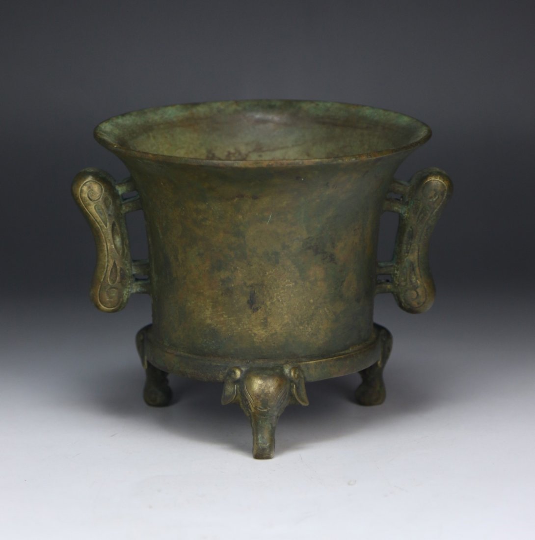 A Chinese Antique Bronze Censer (1 of 6)