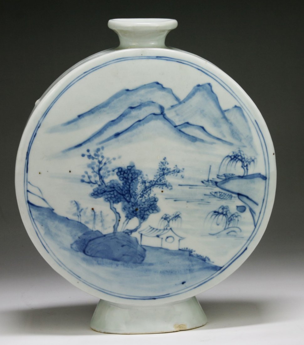 A Chinese Antique Blue & White Porcelain Mook Flask: A Chinese Antique Blue & White Porcelain Mook Flask; Size: H: 9-3/4"