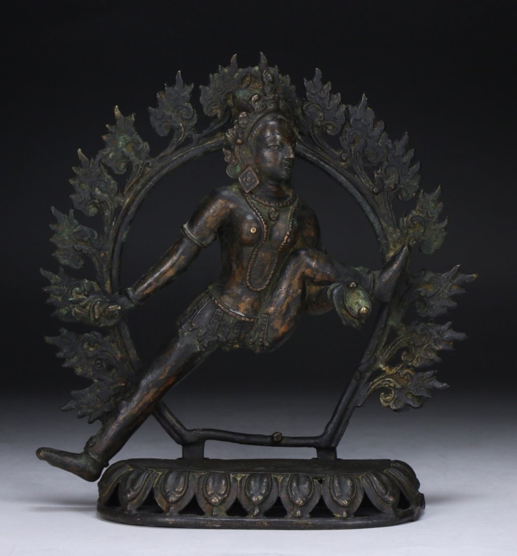 A Chinese Antique Bronze Buddha (1 of 5)