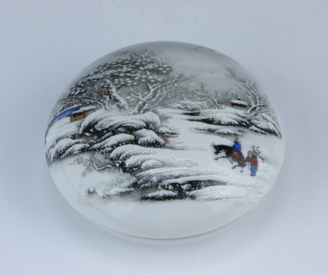 A Chinese Antique Porcelain Ink Case: A Porcelain Ink Case; Size: D: 3-3/4"