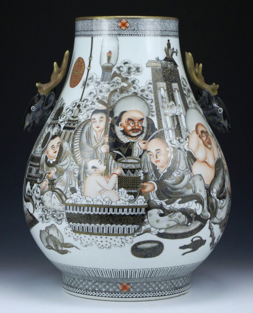 A Big Chinese Antique Famille Rose Porcelain ZUN (1 of 5)