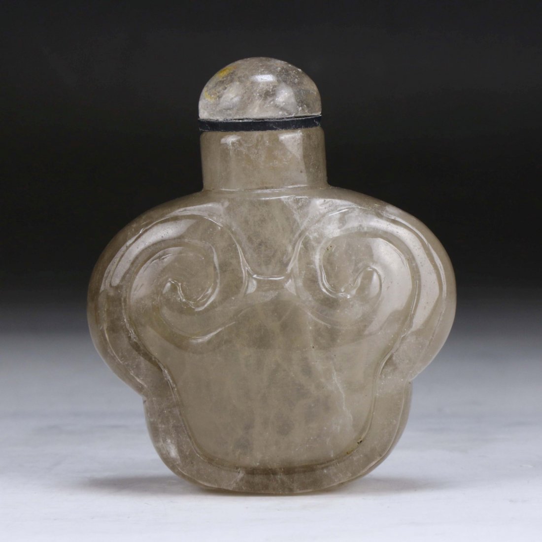 A Chinese Antique Carved Agate Snuff Bottle (1 of 3)