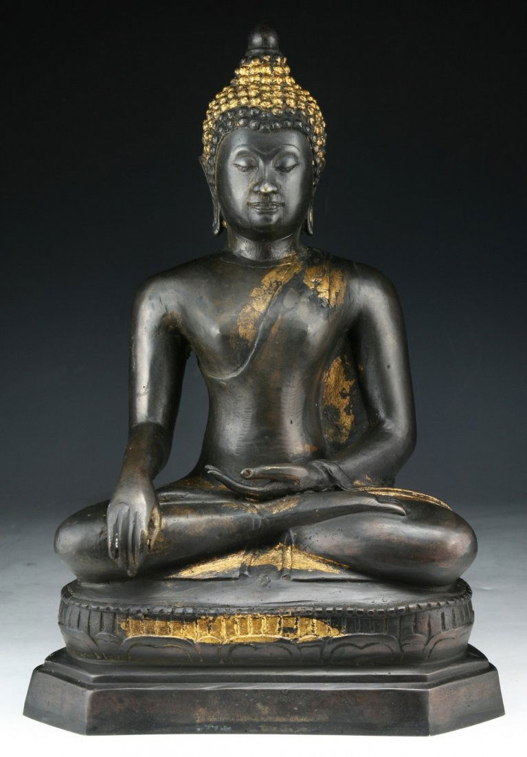 A Chinese Antique Bronze Buddha (1 of 3)