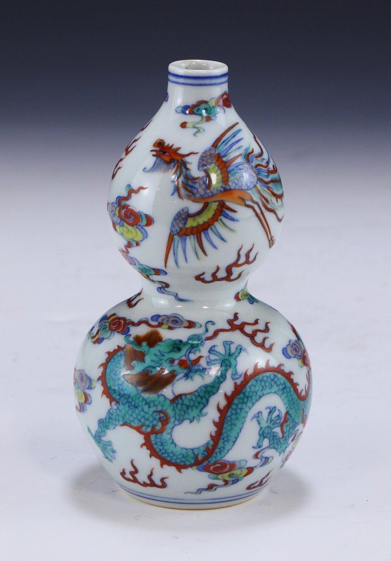 A Chinese Antique DOUCAI Porcelain Vase (1 of 4)