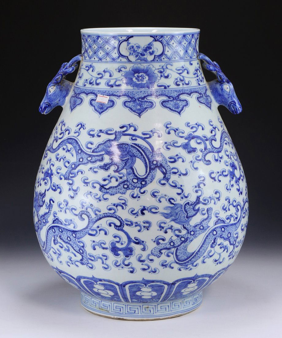 A Big Chinese Antique Blue & White Porcelain Zun (1 of 5)