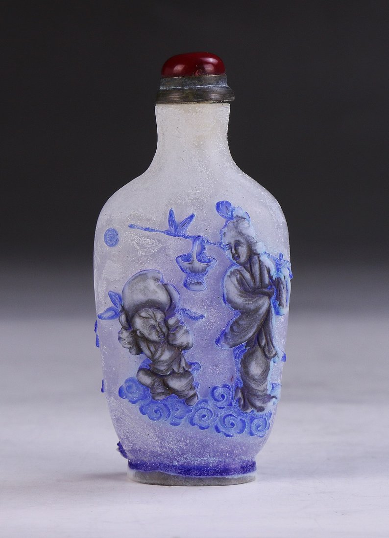 A Chinese Antique Peking Glass Snuff Bottle (1 of 3)