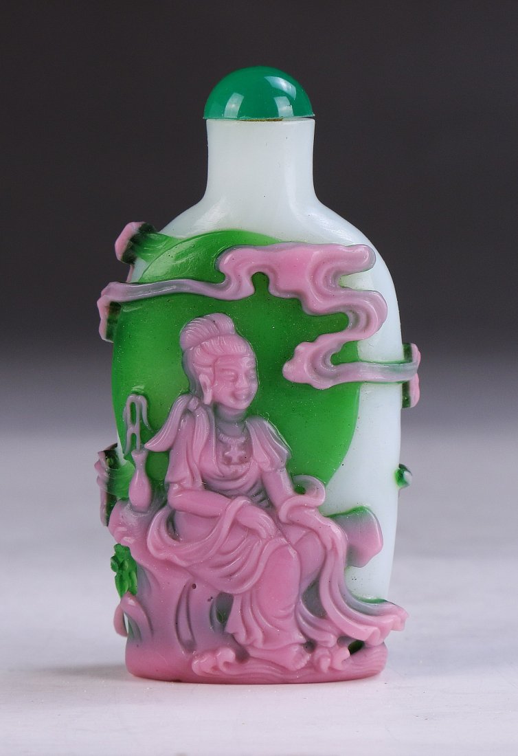 A Chinese Antique Peking Glass Snuff Bottle (1 of 3)