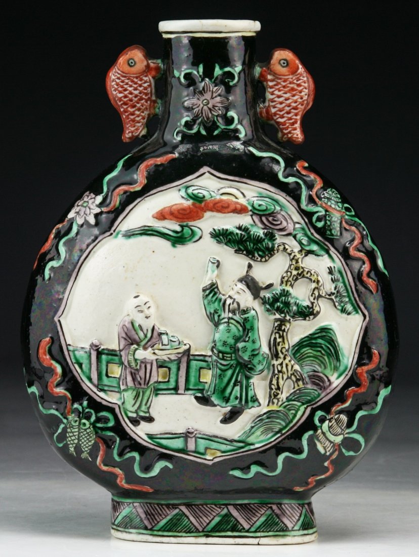 A Chinese Antique Susancai Porcelain Flask: A Chinese Antique Susancai Porcelain Flask: incised Of 'Qianlong' Mark On The Base But Of Late Qing Dynasty; Size: H: 7"
